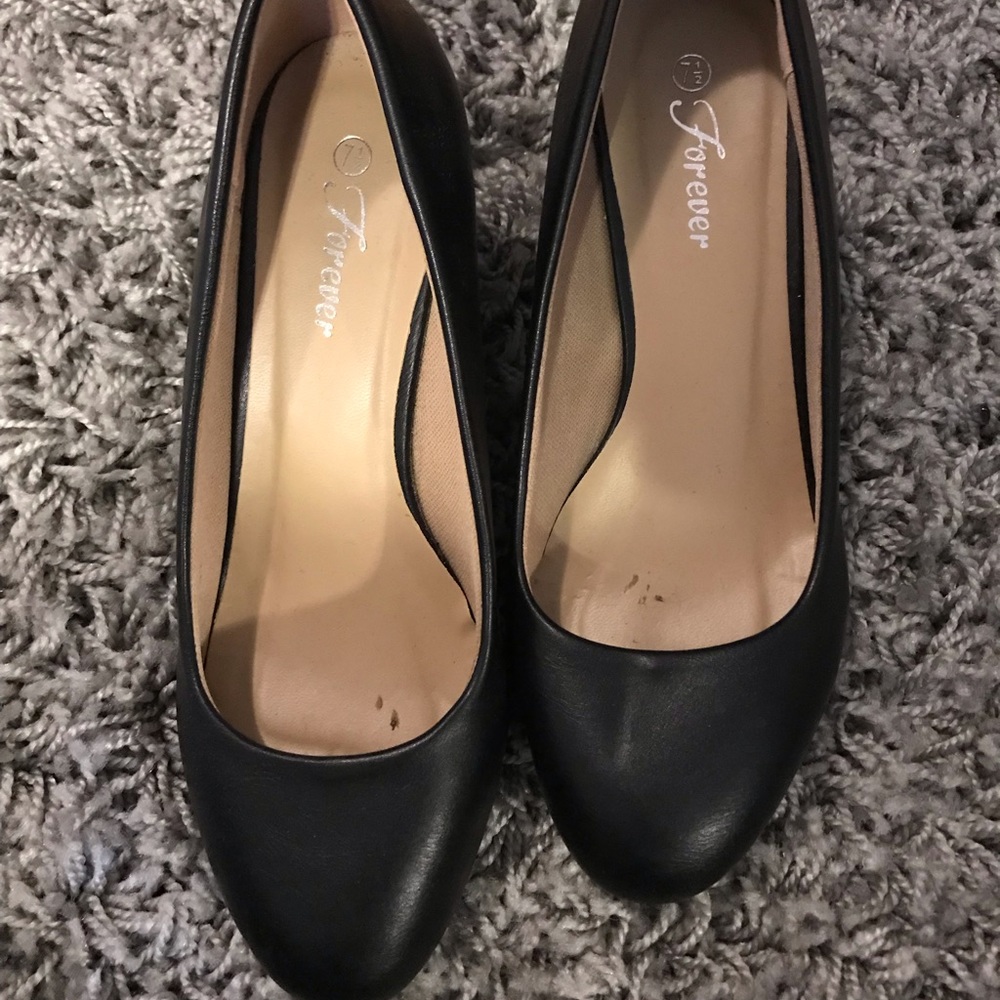 Black wedges